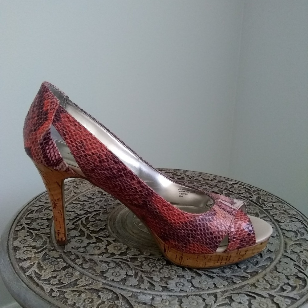 Shoes - Picture 4 of 4
